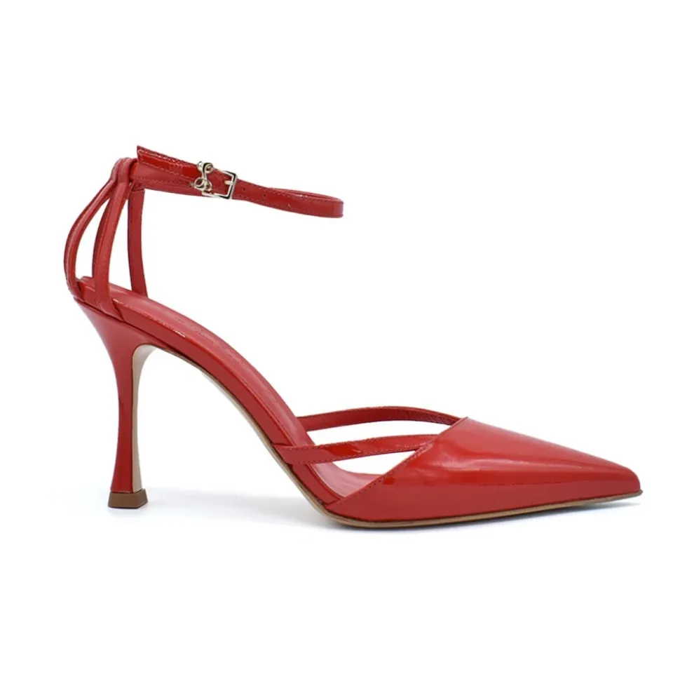Tacones slingback de charol rojo