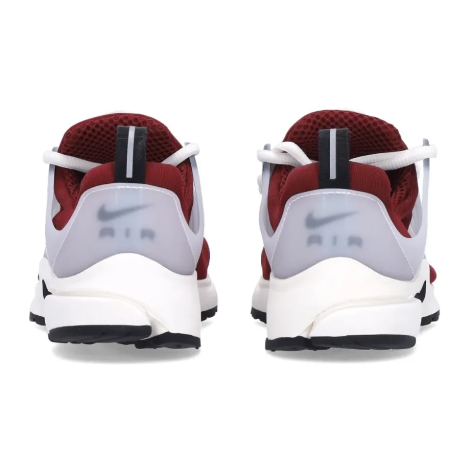 Team Red Zapatilla Baja con Swoosh