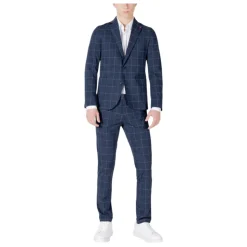 Traje a Cuadros con Cuello de Solapa