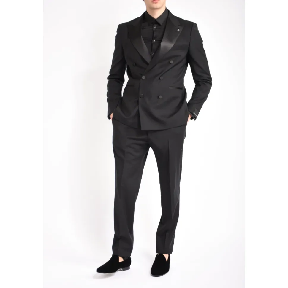 Traje cruzado