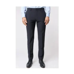Traje de dos botones con botonadura simple
