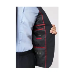 Traje de dos botones con botonadura simple