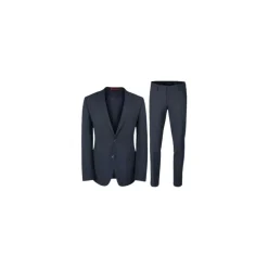 Traje de dos botones con botonadura simple
