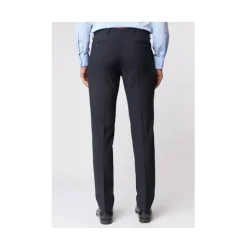 Traje de dos botones con botonadura simple