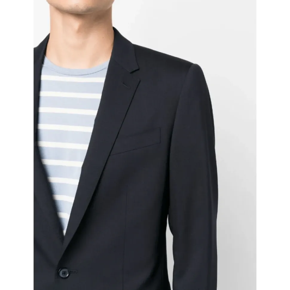 Traje de lana azul marino de corte ajustado