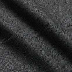 Traje de lana con piel de tiburón