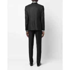 Traje de tres piezas cruzado sencillo