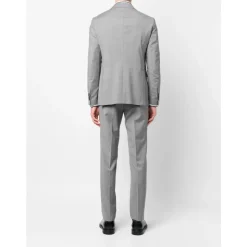 Traje de un Botón