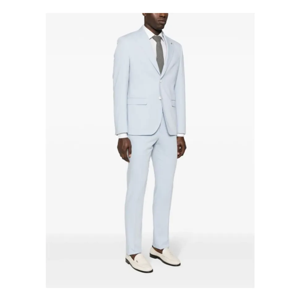 Traje de un solo pecho