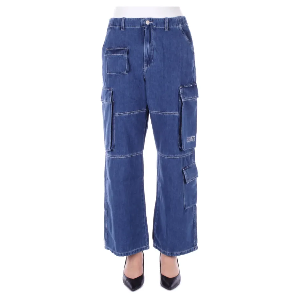 Vaqueros azules con cremallera y bolsillos