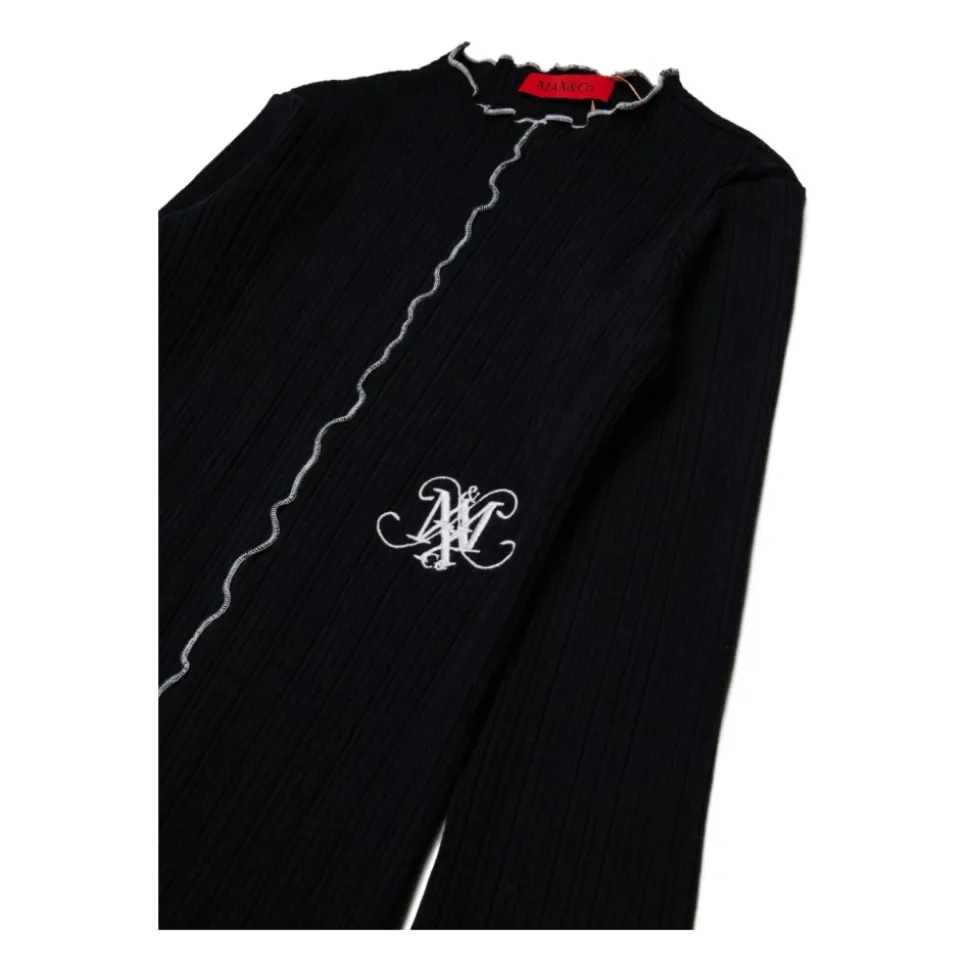 Vestido Bordado con Ribete Ondulado