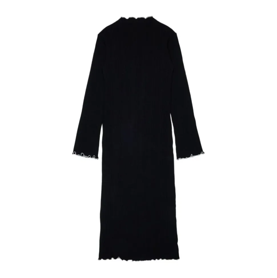 Vestido Bordado con Ribete Ondulado