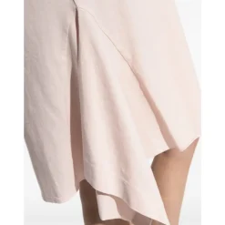Vestido de Corte Asimétrico