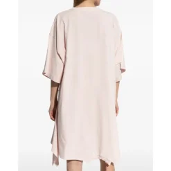 Vestido de Corte Asimétrico