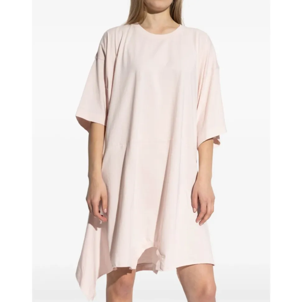 Vestido de Corte Asimétrico