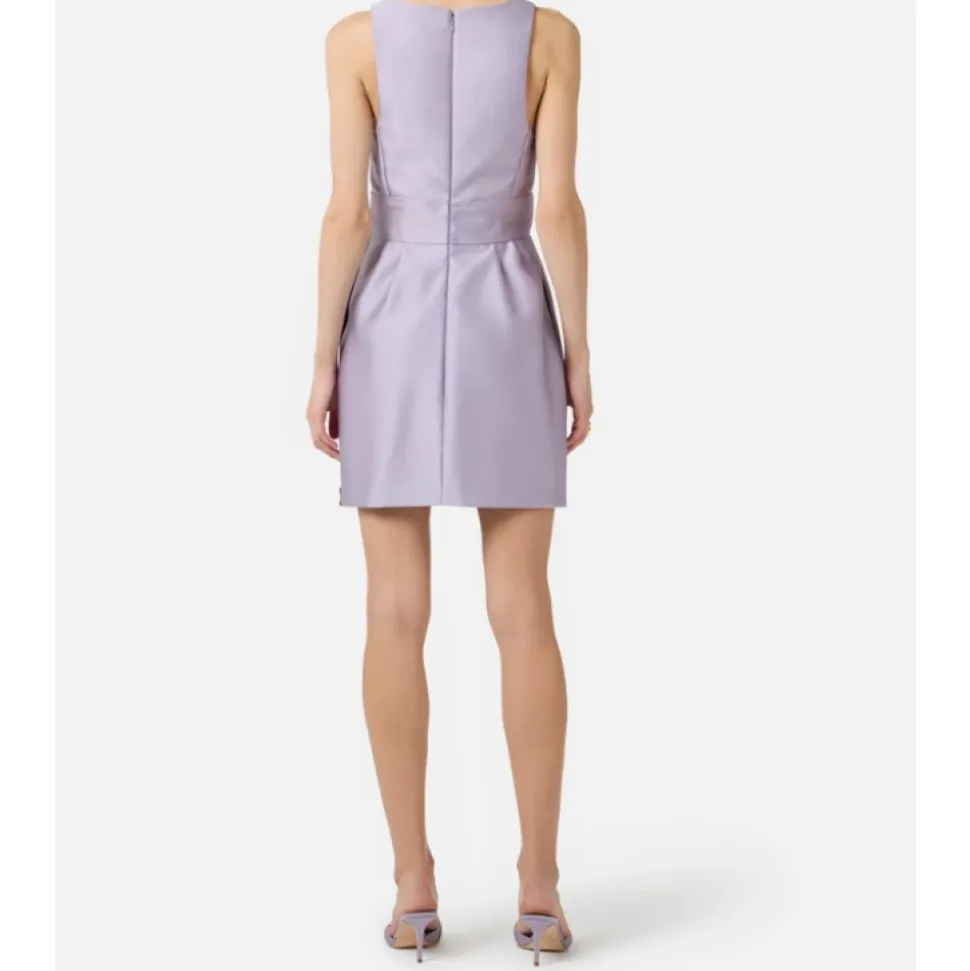 Vestido Duchesse con Detalles de Logo