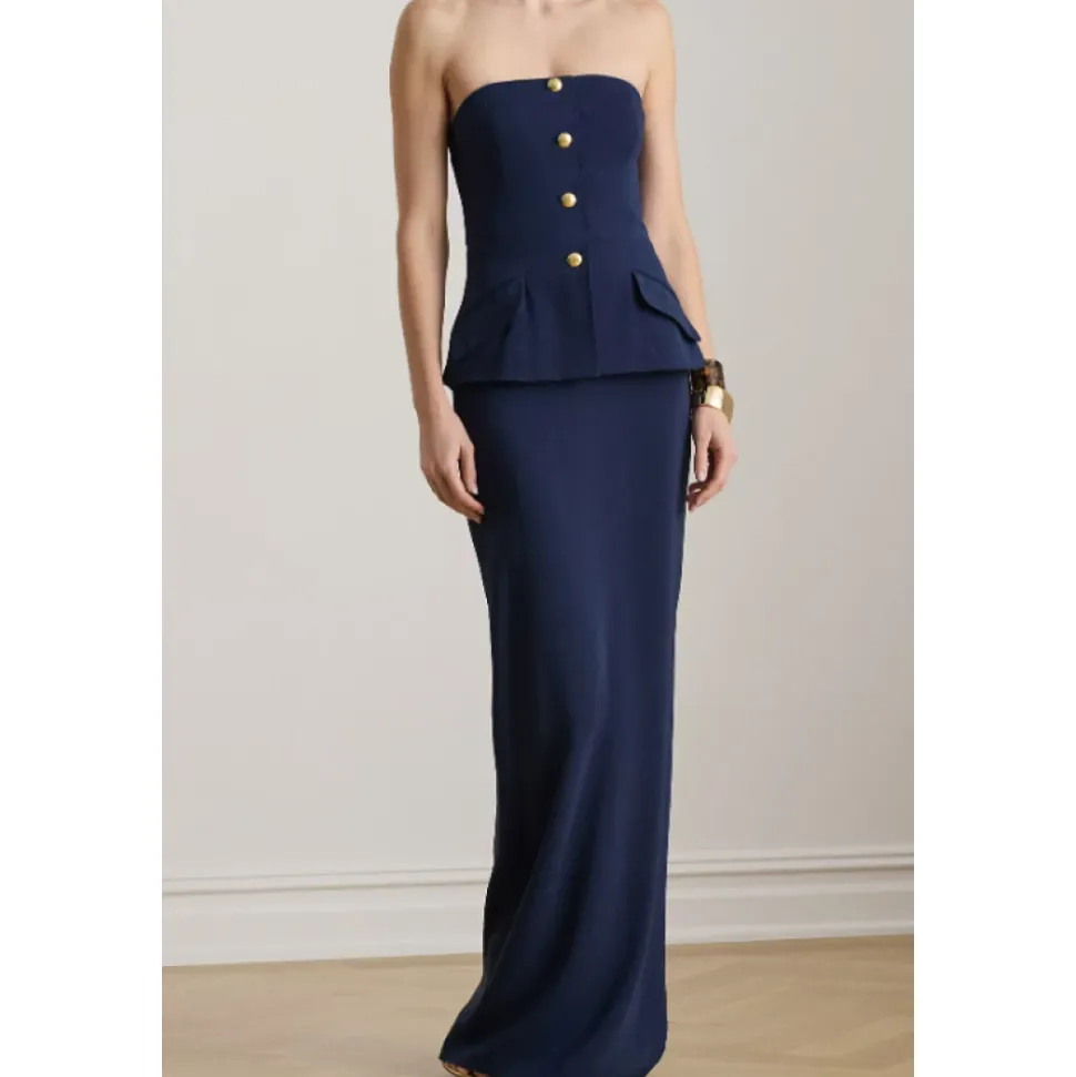 Vestido largo de satén elástico con strapless y botones