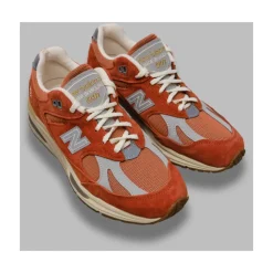 991v2 Sneaker