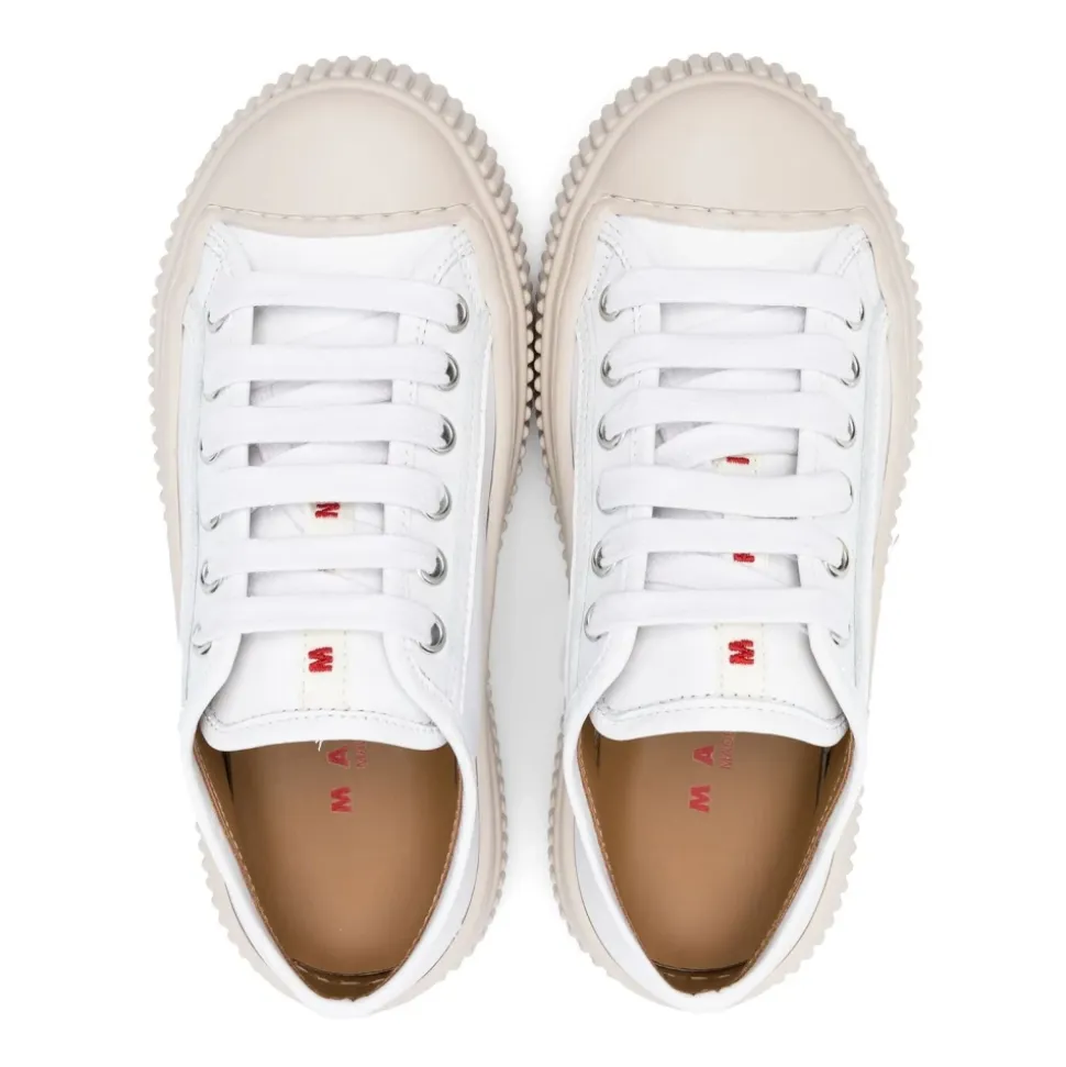 Zapatillas Blancas de Cuero Punta Redonda Suela de Goma