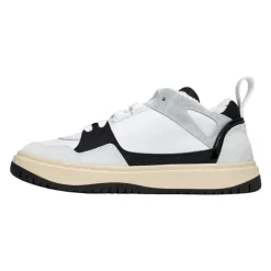 Zapatillas con acabado desgastado