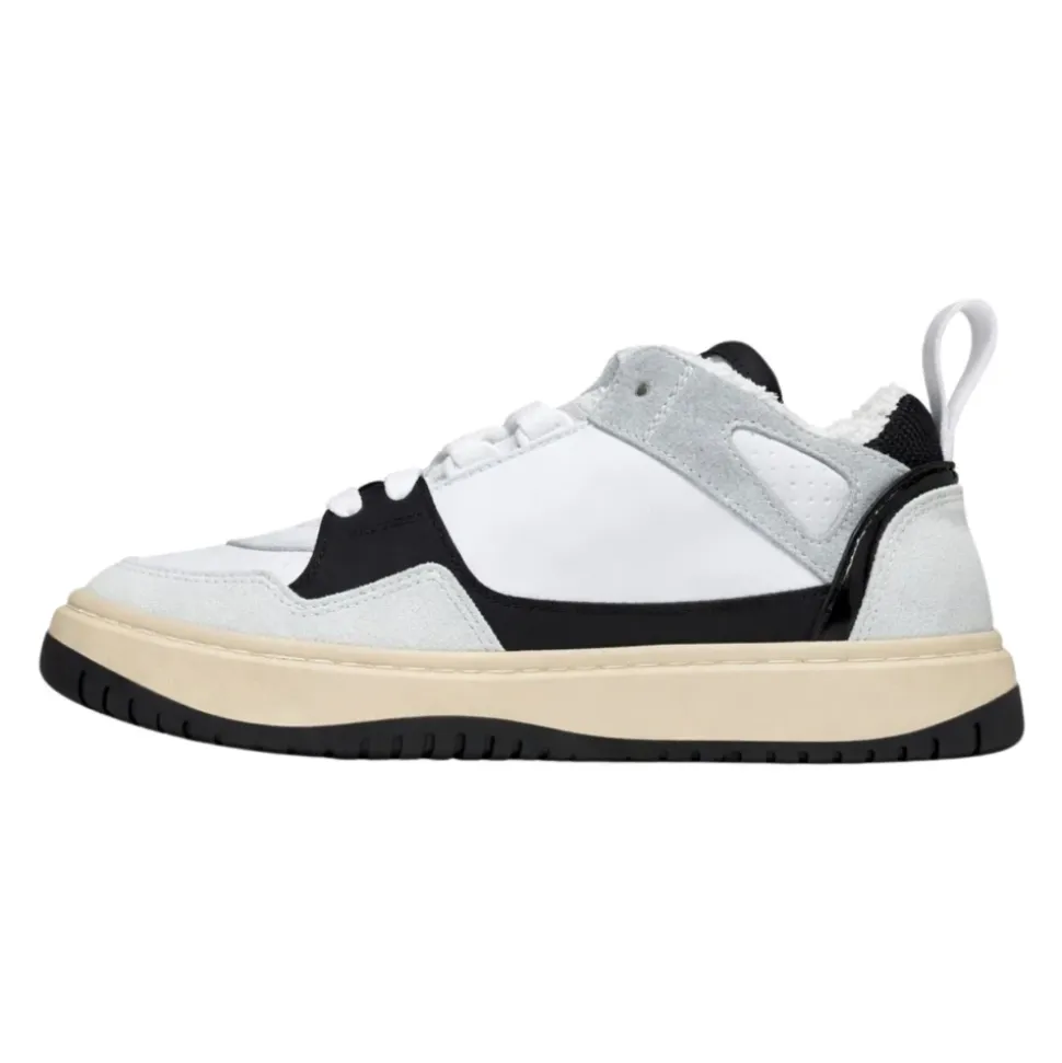 Zapatillas con acabado desgastado