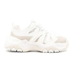 Zapatillas con paneles troquelados