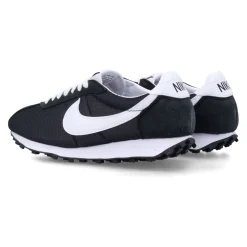 Zapatillas con tacón acampanado y suela de gofre
