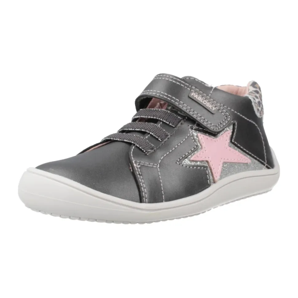 Zapatillas con velcro para niños activos