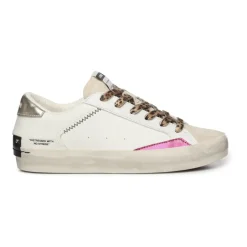 Zapatillas de Cuero con Detalles Metálicos