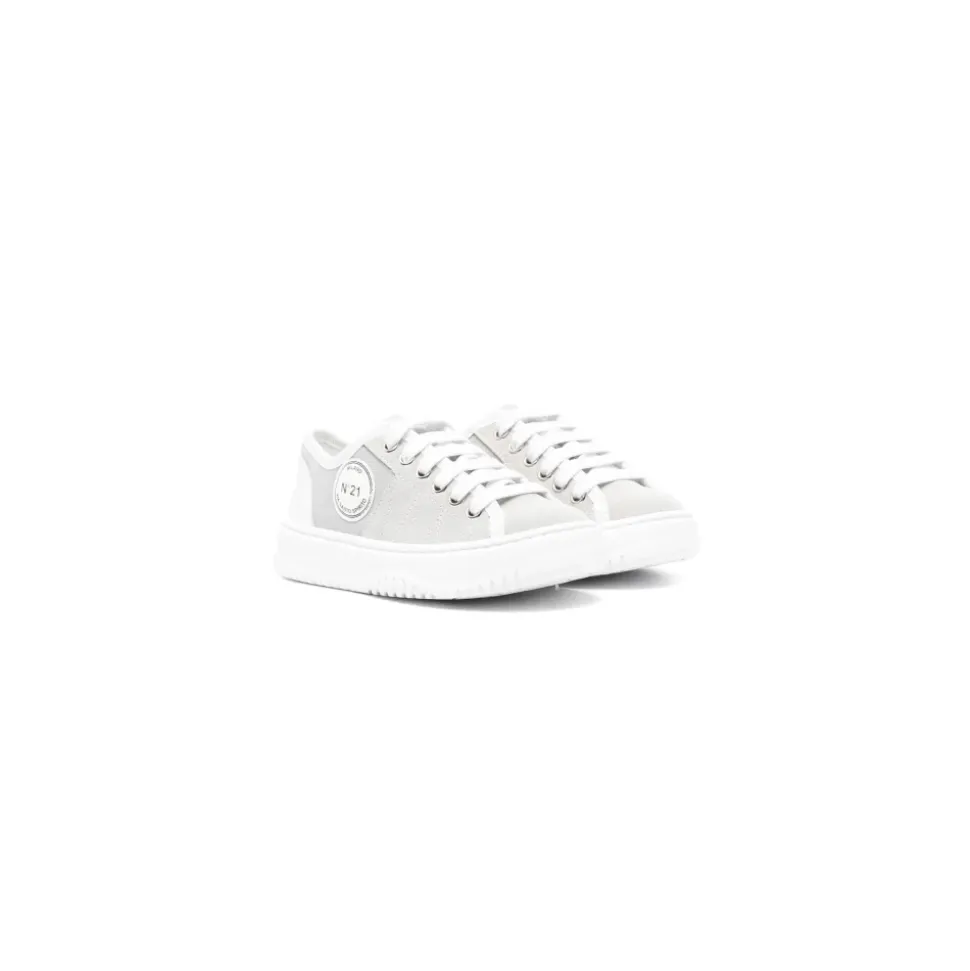 Zapatillas Grises de Cuero Puntera Redonda Logo Patch