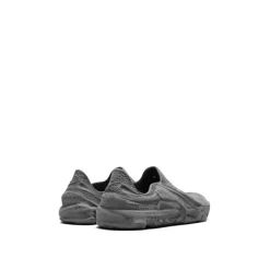 Zapatillas Universal Gris Humo con Logotipo
