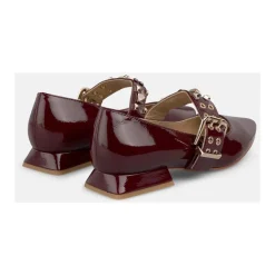 Zapato con hebilla ancha