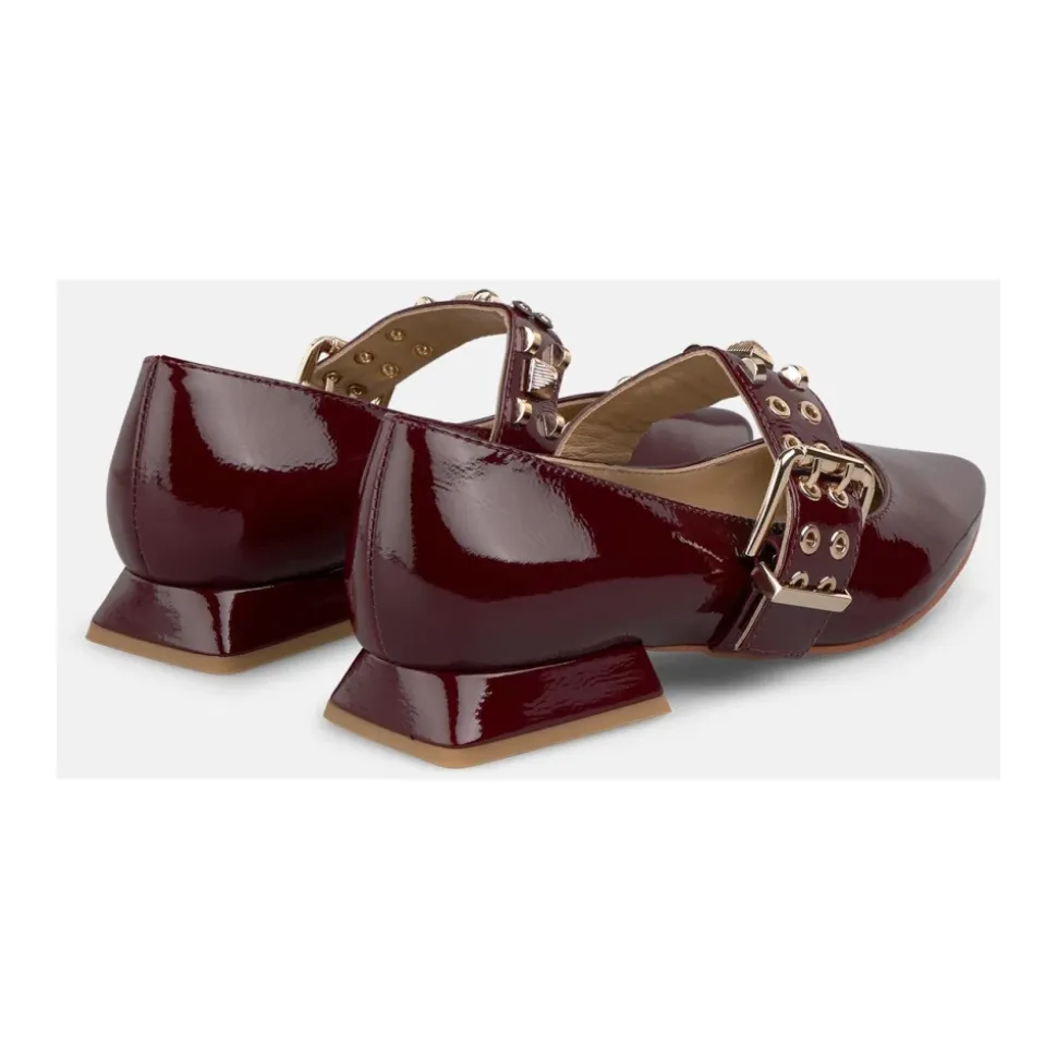 Zapato con hebilla ancha