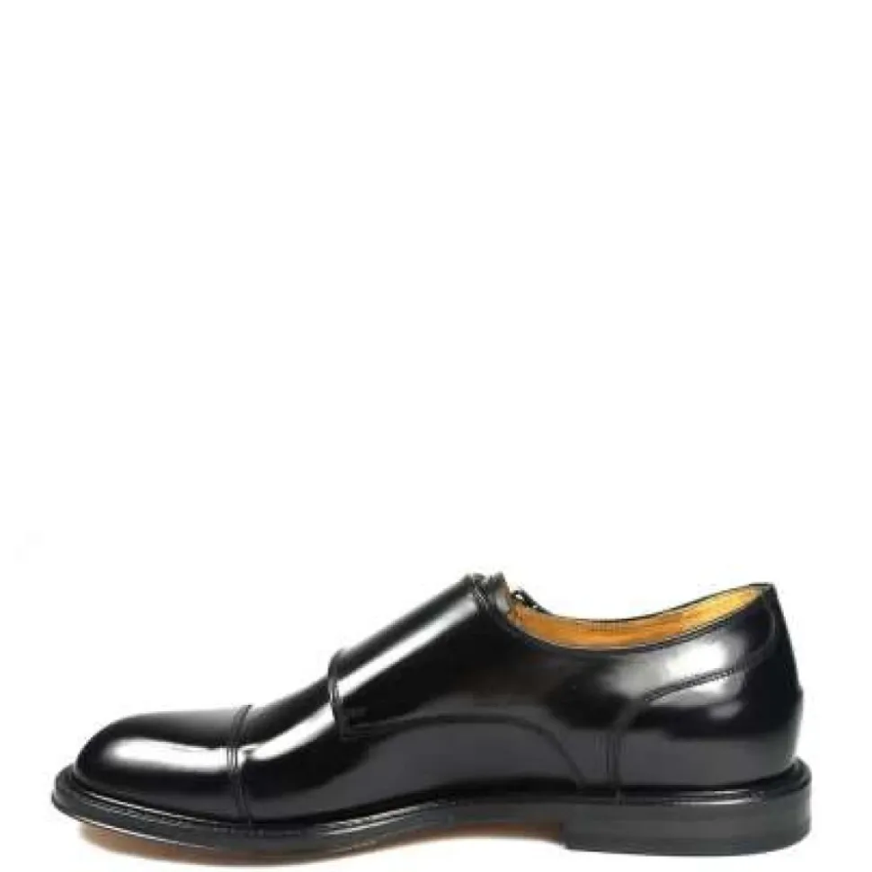 Zapato de cuero negro con doble hebilla