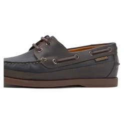 Zapato de cuero negro sin cordones para hombre