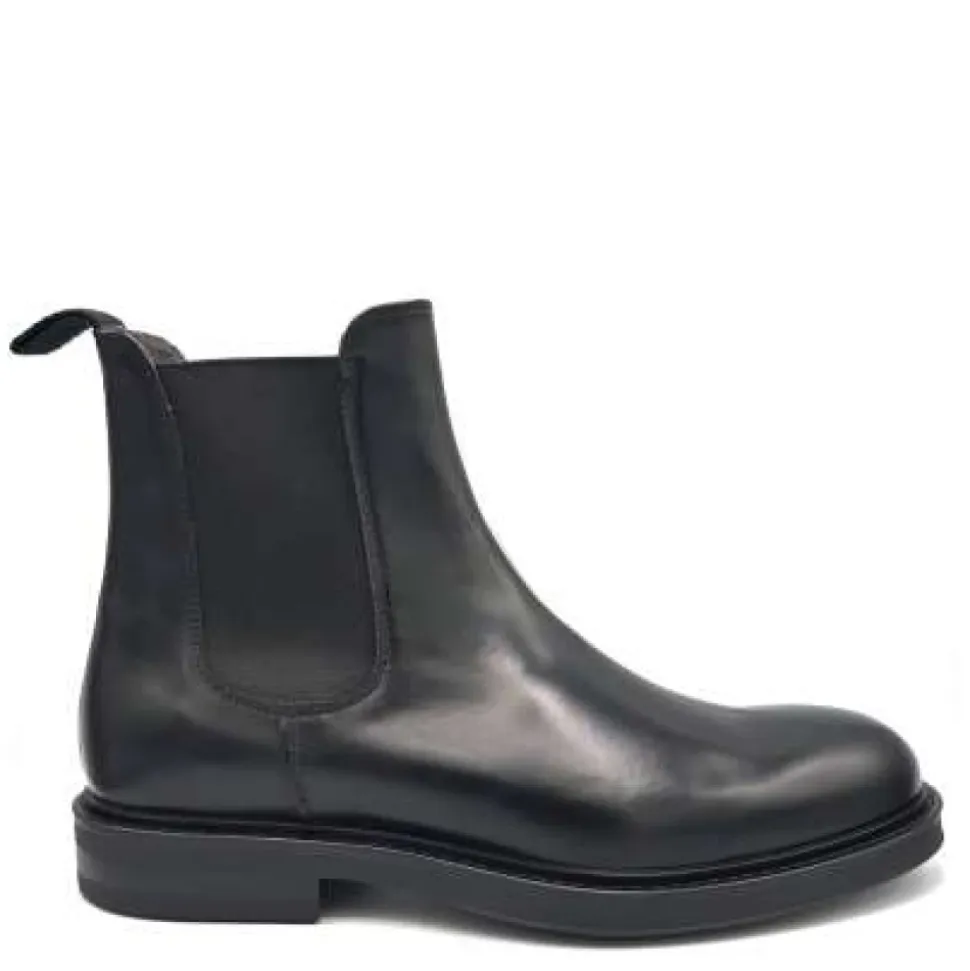 Zapatos Beatles de cuero negro