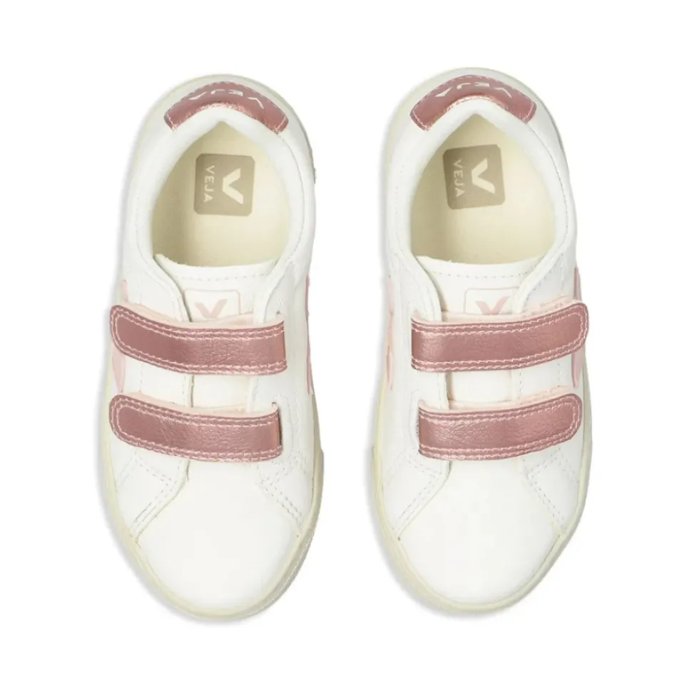 Zapatos Blancos con Cierre de Tira y Suela Plana de Goma