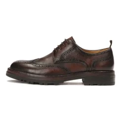 Zapatos casuales de cuero con ornamentación
