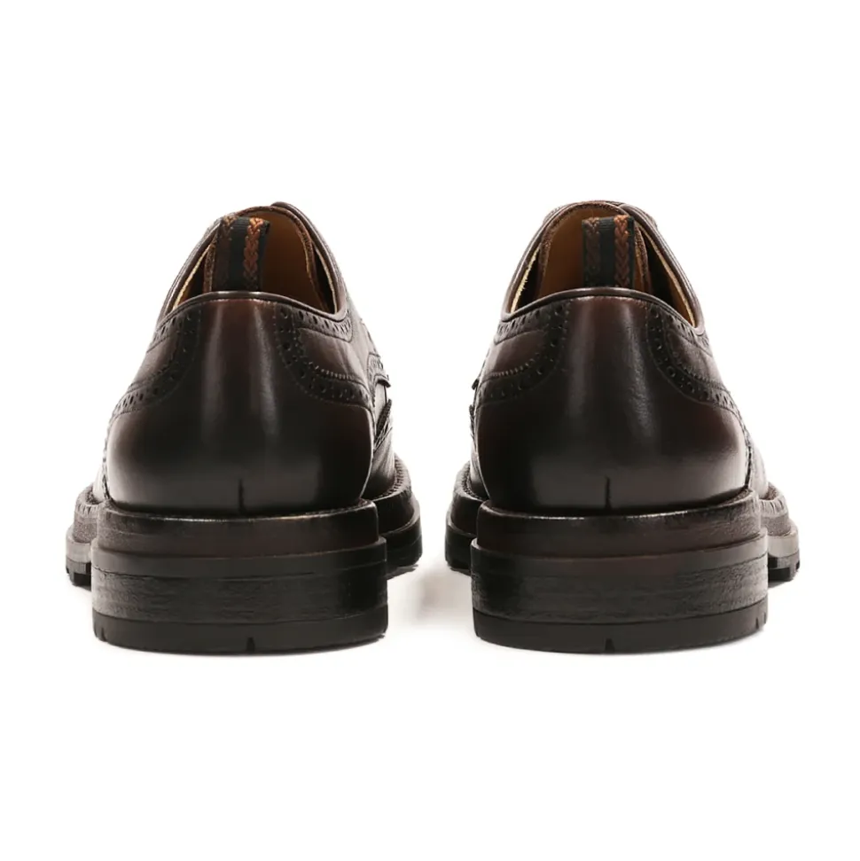 Zapatos casuales de cuero con ornamentación