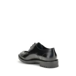 Zapatos de cordones de cuero con un toque contemporáneo