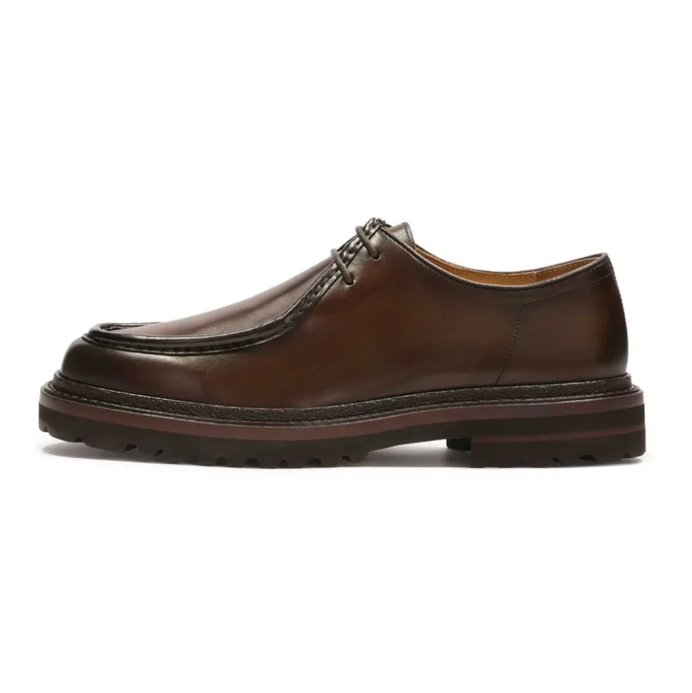 Zapatos de cuero con cordones cortos