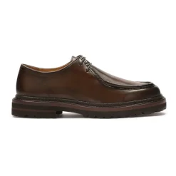 Zapatos de cuero con cordones cortos