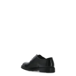 Zapatos de Cuero Negros con Cordones