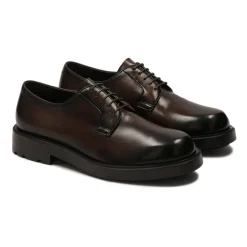Zapatos derby marrones de cuero natural