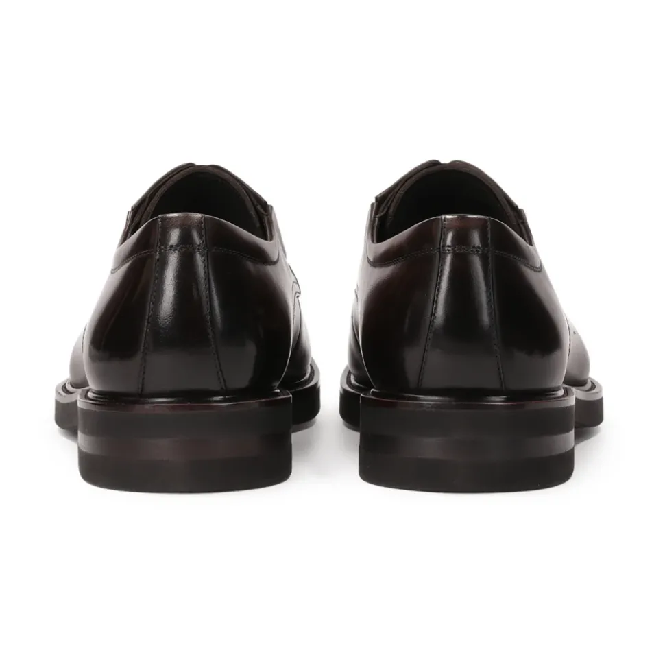 Zapatos marrones con cordones para hombre
