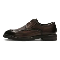 Zapatos marrones con cordones para hombre