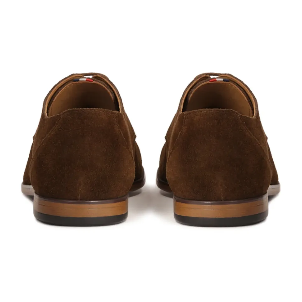 Zapatos marrones de ante con punta abierta