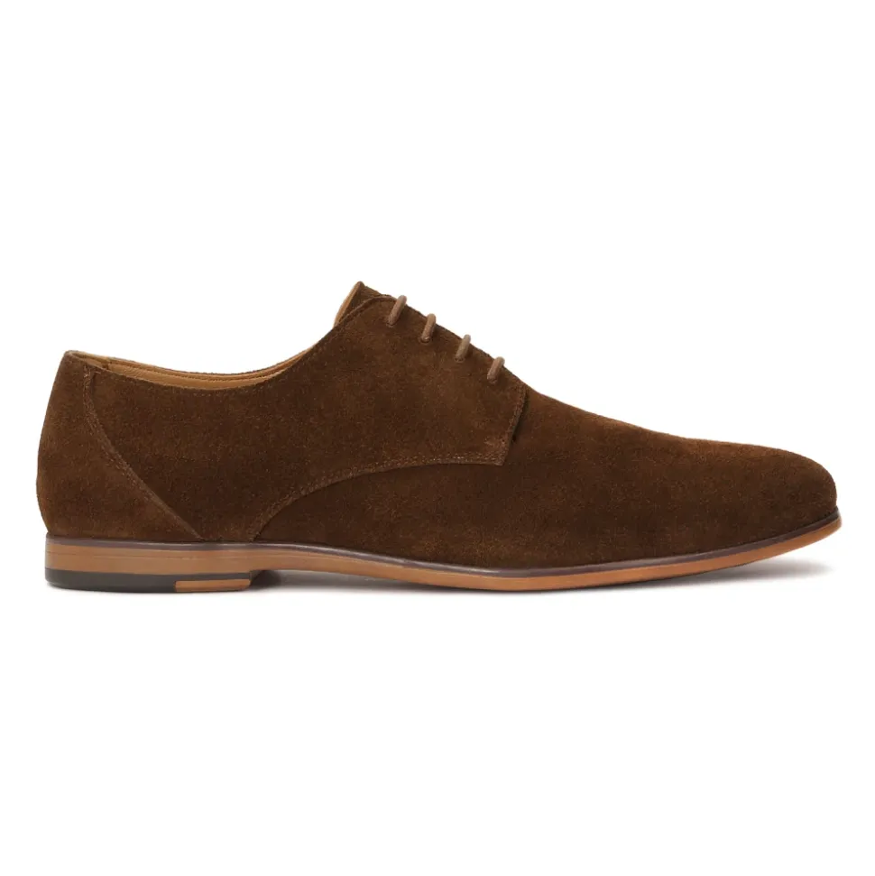 Zapatos marrones de ante con punta abierta