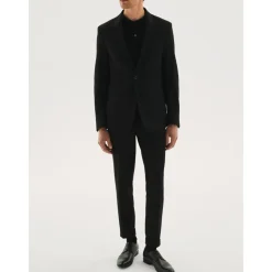 Zapatos negros con cordones para hombre.Este producto tallaje pequeño.