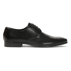 Zapatos negros con cordones para hombre.Este producto tallaje pequeño.